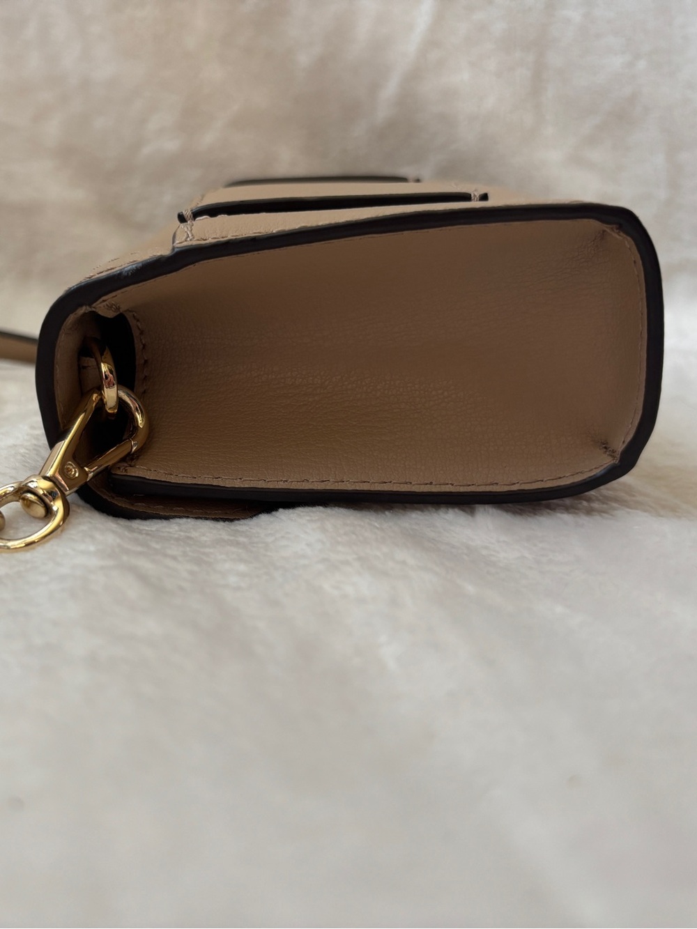 Michael Kors Kinsley Nude Beige Crossbody Clutch Gold Chain Bag - Picture 4 of 10